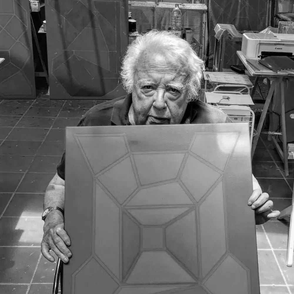 Ritratto di Achille Perilli nel suo studio, esponente dell'Astrattismo Geometrico e Gruppo Forma 1.