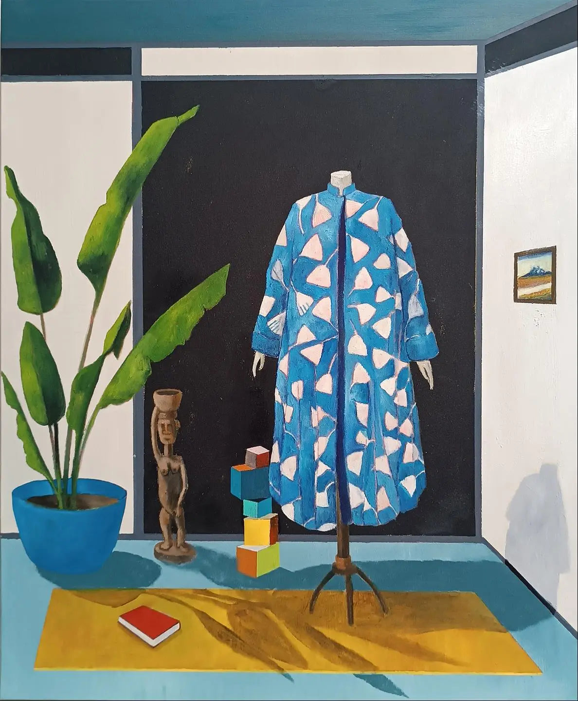 Dipinto olio su tela di Mickaël Doucet, L'unique matinée de printemps (2024). Interno metafisico con manichino in abito azzurro, pianta verde, scultura tribale e tappeto giallo.